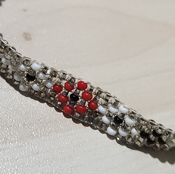 Vintage Native American Hand Beaded Bracelet Size 7" - Picture 3 of 11